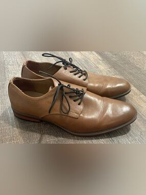 Men’s dress shoes
